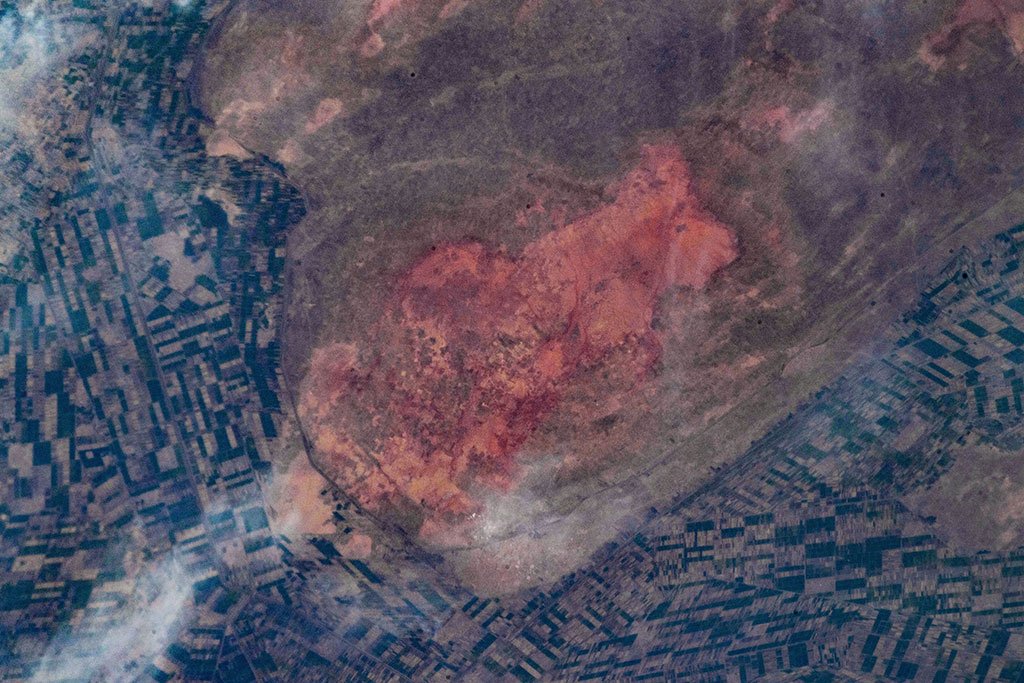 csa_asc's tweet image. How do deserts form? Learn about desertification with CSA astronaut @Astro_DavidS: ow.ly/5cOu30o9Pgo. #ExploringEarth #DareToExplore

Photo of Kinanah, Sudan, taken by David Saint-Jacques from the @Space_Station. (Credit: CSA/NASA)