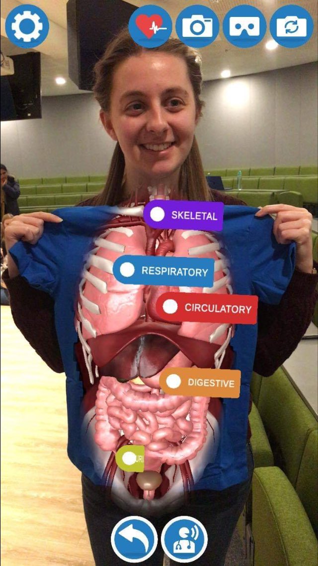 Ms_Biggerstaff's tweet photo. Looking at different apps that can make learning fun. I knew nothing about augmented reality before this. #TELMe #TELMebootcamp https://t.co/I9sX6m1Hd2