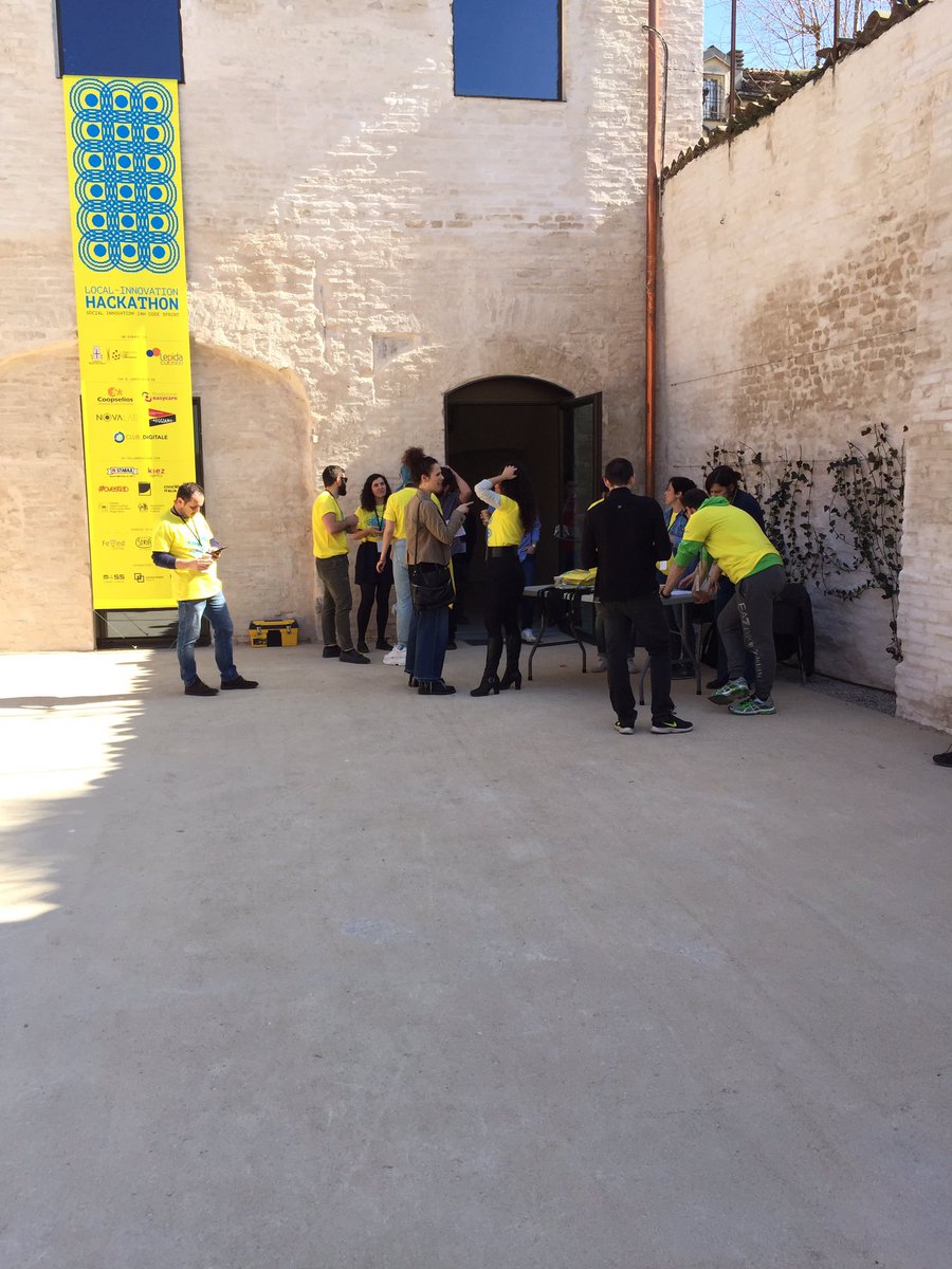 Stefano_Menozzi's tweet photo. #hacklocal si parte! https://t.co/IYT2Wc2I7V