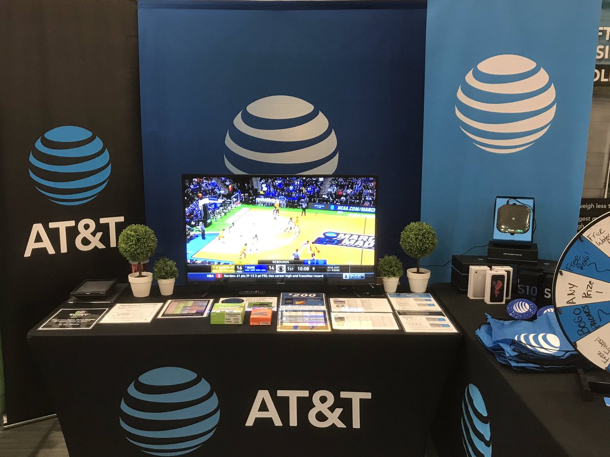 SWilliamsGLM's tweet photo. @burt624 and I are ready for Day 2 at Devos Place! Had so much fun yesterday and ready to make some noise!! #SmilesMatter #PaintCentralBlue #WeAreGLM @Samer_Kawash @OliviaLeGLM @shawnglinski @fjdevereux @GR8rLakesGr8est @TomMonahan10 https://t.co/LkxxMHhqNV