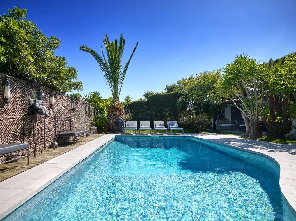 BedsAtZZZ's tweet photo. Fancy a getaway? Need some corporate accommodation? Let us help you out! ☀️🏠

>>>> https://t.co/JvFVZtGTJe https://t.co/dfsyj4MYGM