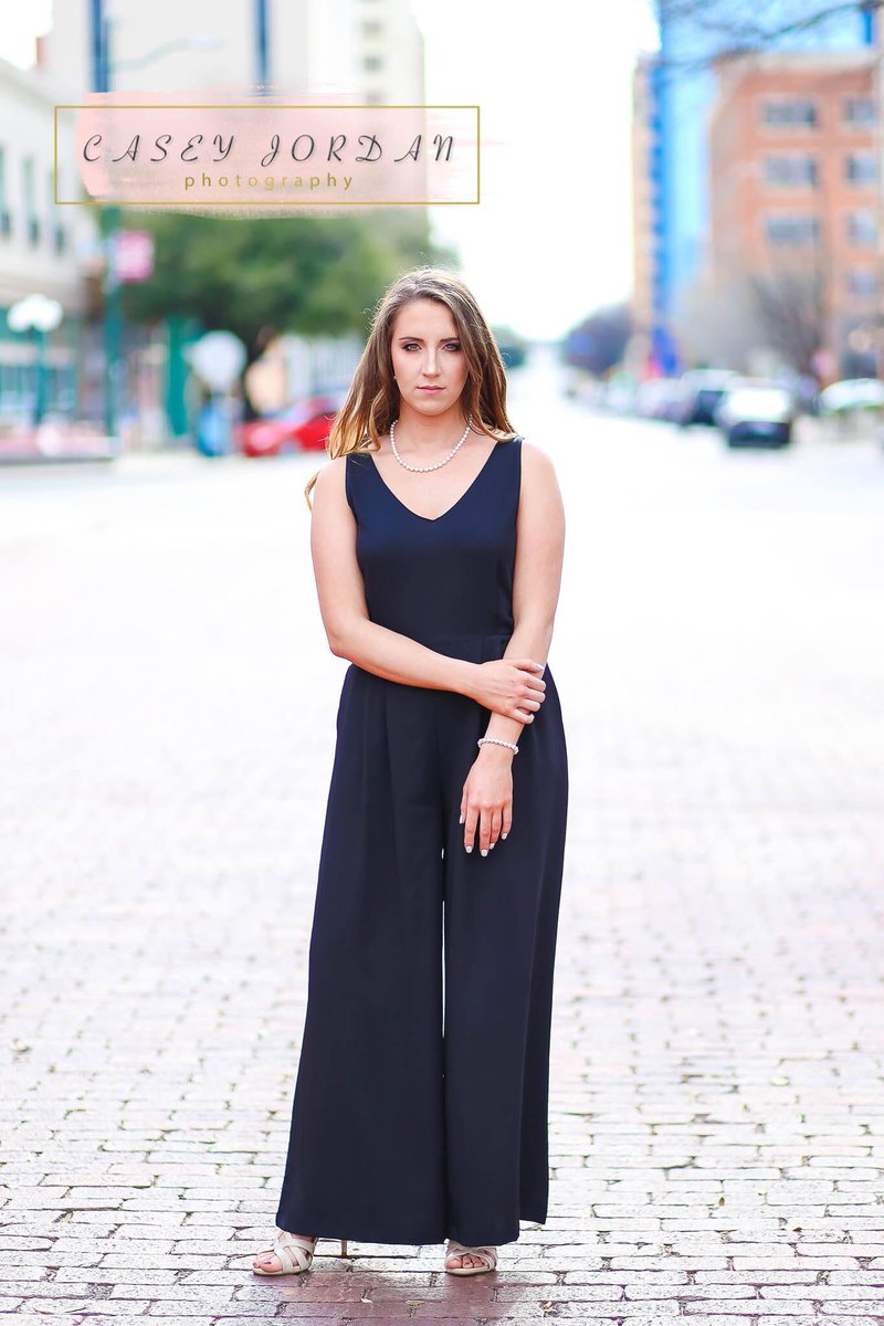 CaseyJordanPhot's tweet photo. Madison is a senior at MSU this year! Congrats, Madison! You rocked your session. @MadisonRiggins https://t.co/lXBDJdOg4R