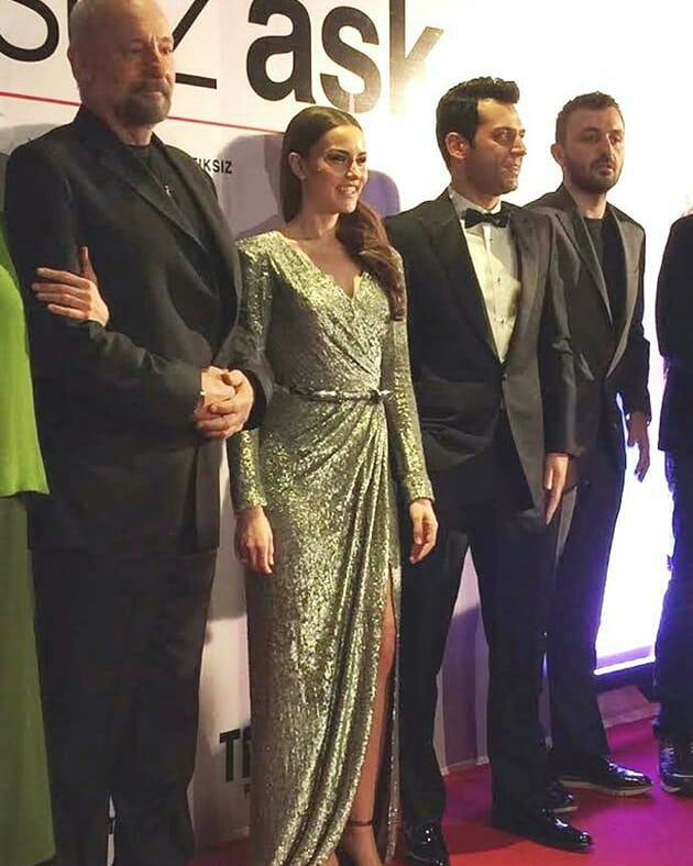 fahbur_fb's tweet photo. 23/03/2017 ~ 23/03/2019 Sonsuz aşk galasına üzerinden 2 yil geçti!❤🙏😊#sonsuzaşk @sonsuzaskfilm @EvcenF @MYildirimResmi https://t.co/tm4JEKVRmI