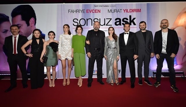 fahbur_fb's tweet photo. 23/03/2017 ~ 23/03/2019 Sonsuz aşk galasına üzerinden 2 yil geçti!❤🙏😊#sonsuzaşk @sonsuzaskfilm @EvcenF @MYildirimResmi https://t.co/tm4JEKVRmI