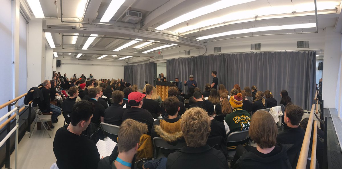 HorizonChoirs's tweet photo. Starting the day with a @broadwayworkshop and an amazing opportunity to learn from @DonDarrylRivera ⭐️⭐️⭐️#aladdin  
#broadway #showchoir #steponstage #towncriers #warmup #sing #dance https://t.co/UiMQFFGApr