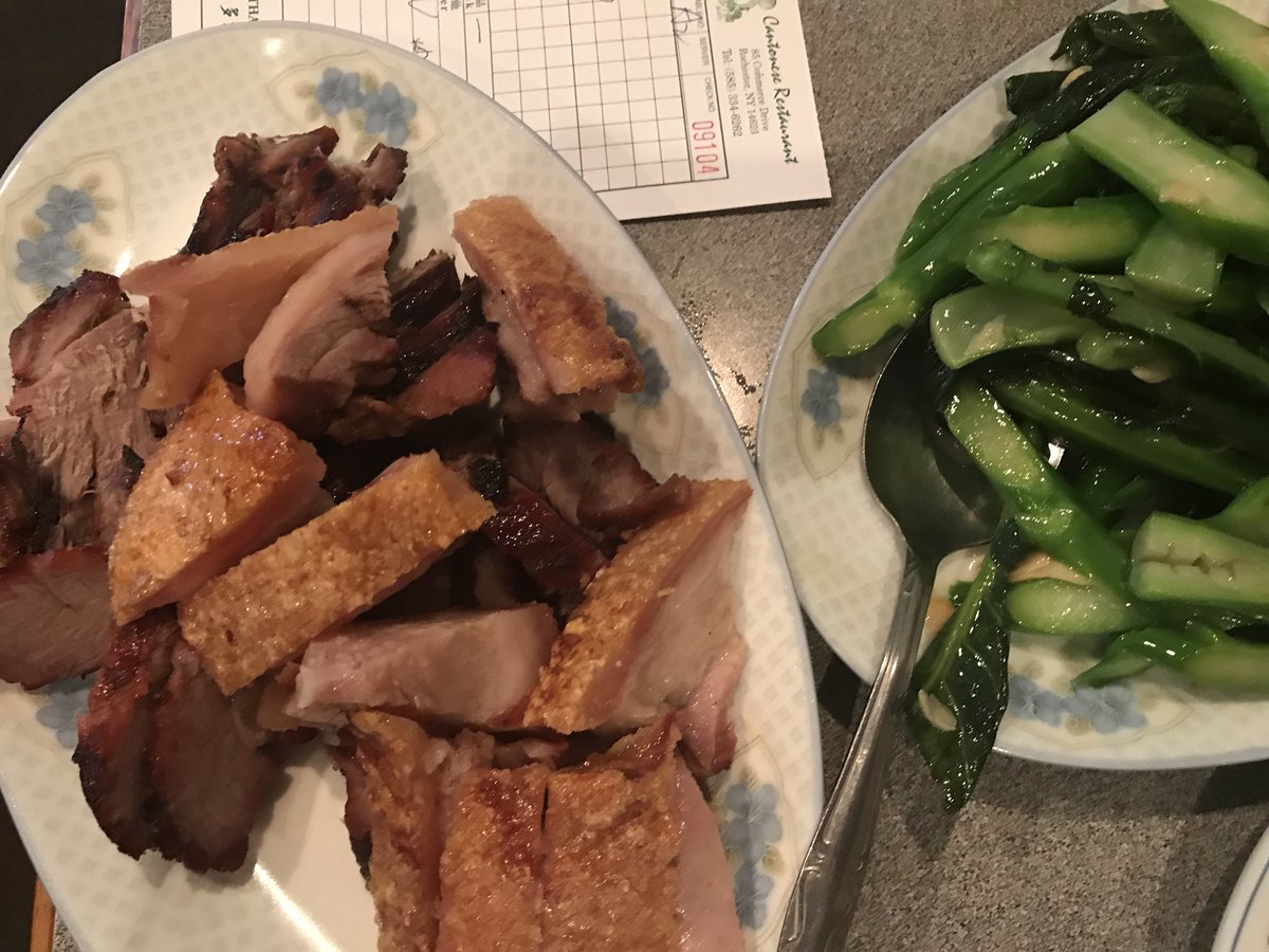 marychaostyle's tweet image. Dim sum for breakfast at Canton House Henrietta. Tip: it starts serving at 9 am arriving early at 10 ensures beating lunch crowds. And fill up with healthy greens before ordering off cart to lessen calorie load. Plenty of steamed and baked items as well. #hargow