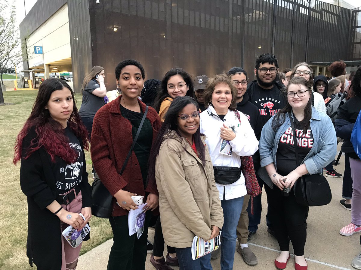 mlalextx's tweet photo. Starting early Saturday morning with Hillcrest HS and Franklin MS readers at North TX Teen Book Festival in Irving! #NTTBF19 https://t.co/emZMSmS3x3