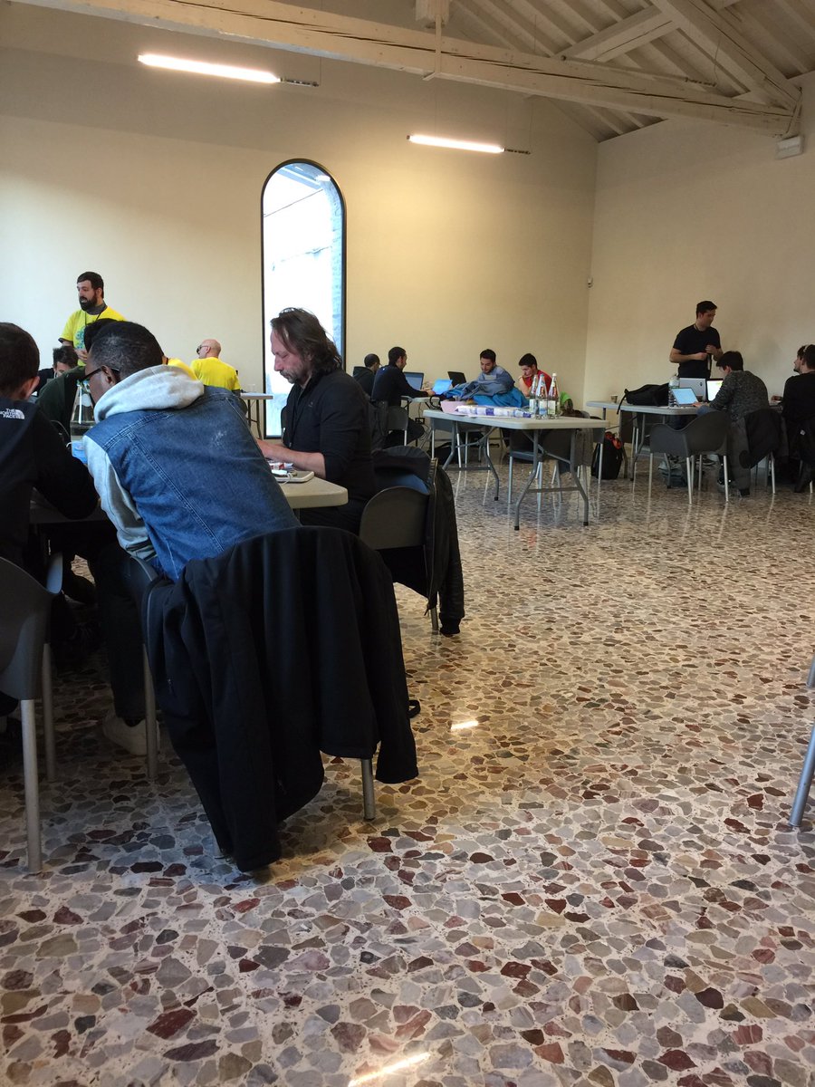 Stefano_Menozzi's tweet photo. #hacklocal https://t.co/mIhH6Sutqv