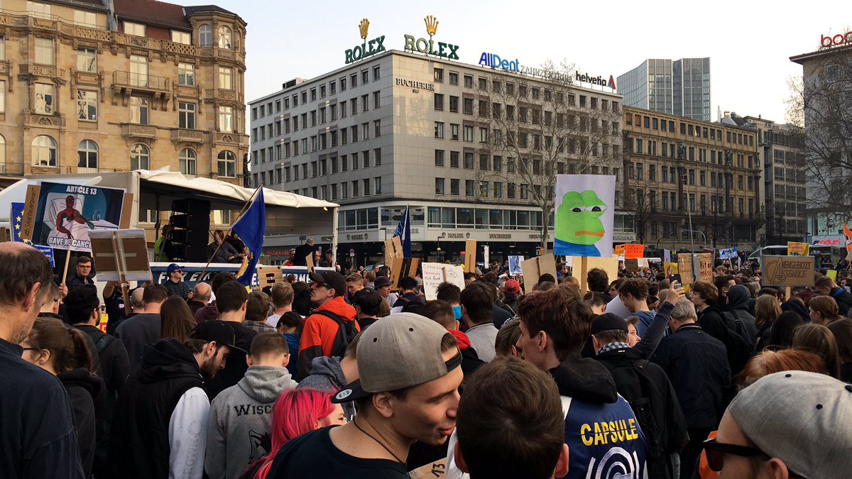 F16Fighter2018's tweet photo. Elo @AxelVossMdEP,
Wir werden die CDU nie mehr wieder wählen! Da sollten Sie sich nicht wundern, warum Ihre Partei zukünftig immer mehr Wähler verlieren wird! 
Viel Spaß Gamer! https://t.co/zkFEzEM9jb