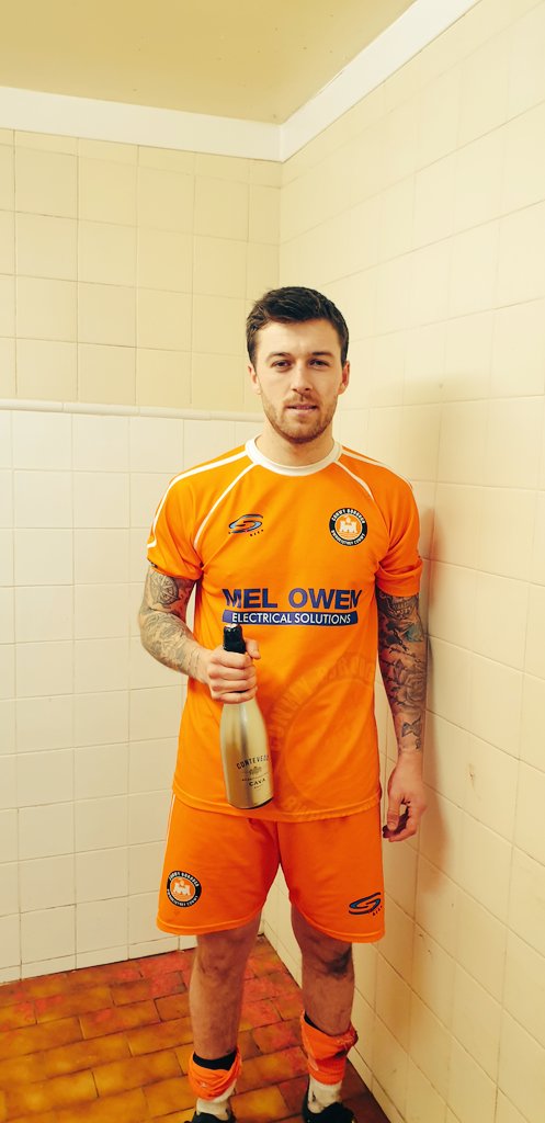 ConwyBoroughFC's tweet image. Today's MOTM for @ConwyBoroughFC was @Deansegz #AnotherGoal #WorkRate #DeanoDeanoDeano #3Points #OffToTheLegion
@SKkits2