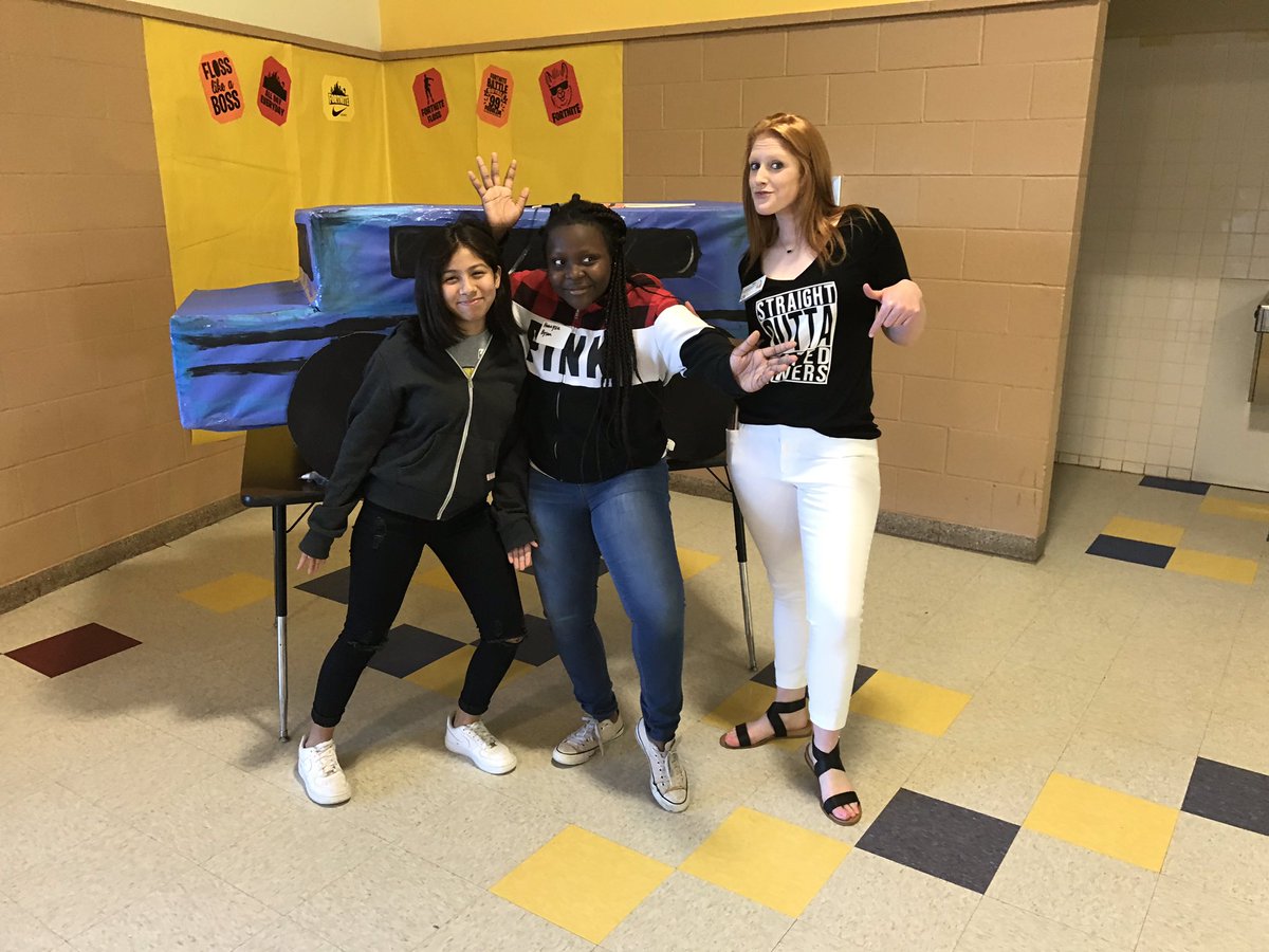 kelkins74's tweet photo. Ready for Battle Royale at Lincoln Middle School Students are working hard this morning on reading and math and ready for a Fornite Challenge @SanAngeloISD @LMSstrong https://t.co/ip06xx3KLR
