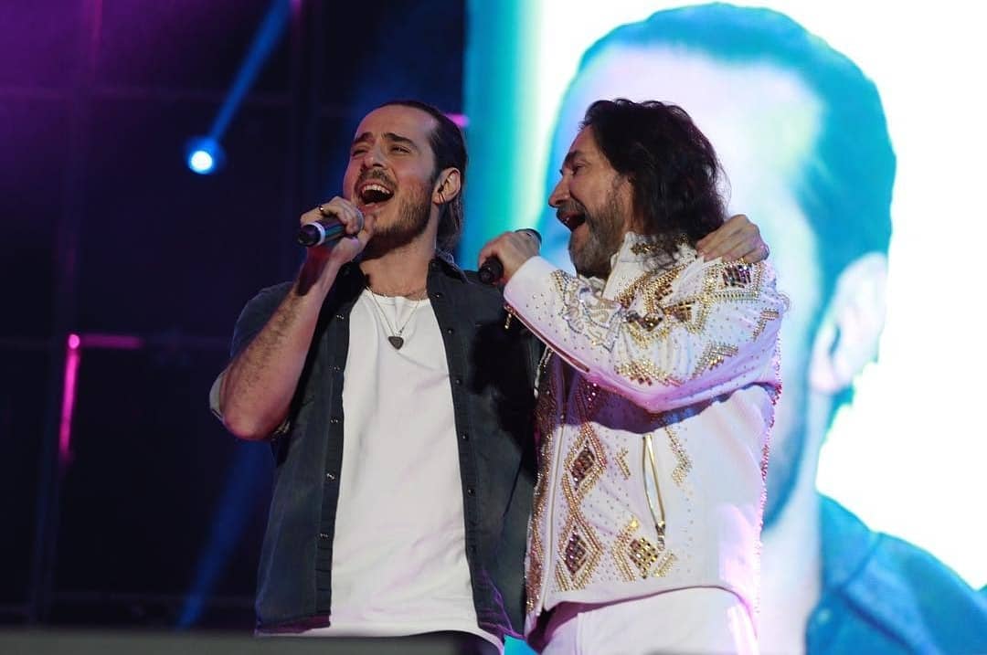 Isa_CalderonMAS's tweet photo. #Concierto @MarcoASolis 👏👏👏👏👏👏👏👏👏👏👏 #ForoSolCDMX #marzo22 @TodosSomos_MAS https://t.co/HZzlvliiQi