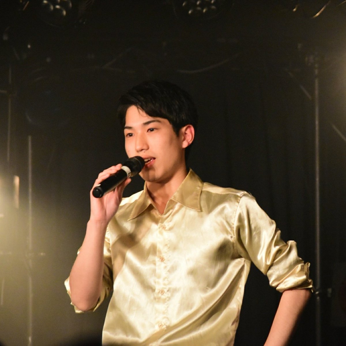 tilige_das's tweet photo. せーじ「アカスピ決勝」
舞台に立つまで実感できなかったが、行ってみると1000人以上のお客さんがいた。みんなアドレナリンが出て全力を出せてよかったね

えら「動画いいね500越え」
ソラマチダイジェスト版。予想以上の反響に驚愕。その日の夜にアカウントを凍結させたのもいい思い出。 https://t.co/OszOgzZYpf