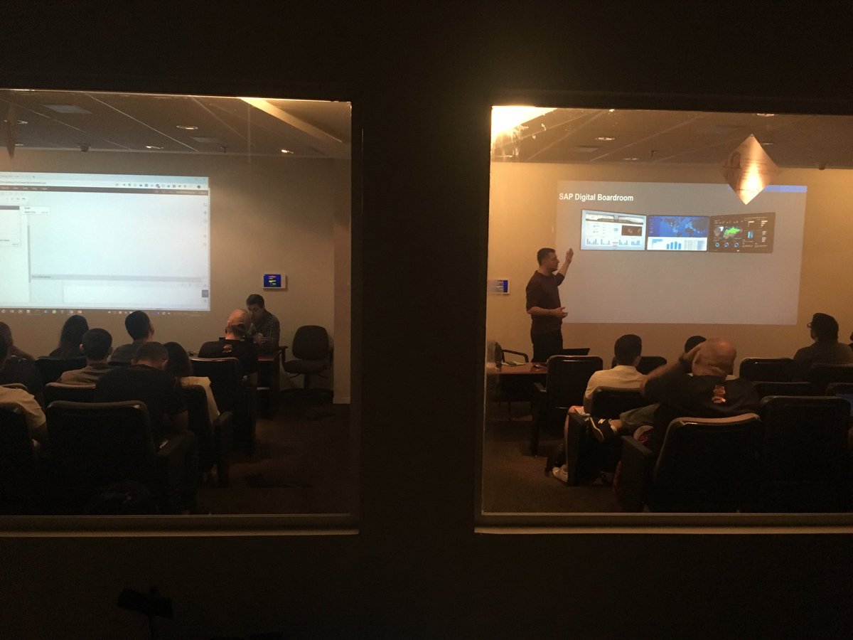 edson_thomaz's tweet image. Backstage #sitsp with ⁦@imirisola⁩ with SAP CAP modelo and Marcelo Viveiros with SAP SAC at same time @_sitsp @sitbrazil ⁦@SAPInsideTrack⁩