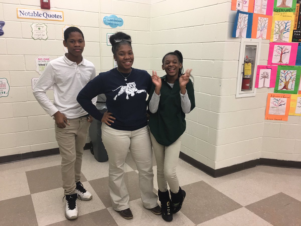 CrystalJanuary's tweet photo. 👏🏾Thank you #SBailey for implementing your reward system 🏆 & teaching argument through debate w/ norms & graphic organizer support🏋🏽♀️ @APSForrestHill @GaDOEPBIS @hpchief @CarstarphenMJ @dan_a_sims @hpchief @Atldepsupt #collaboration #socialskills #logic #studentsupport #SEL https://t.co/UP0QSt9orY