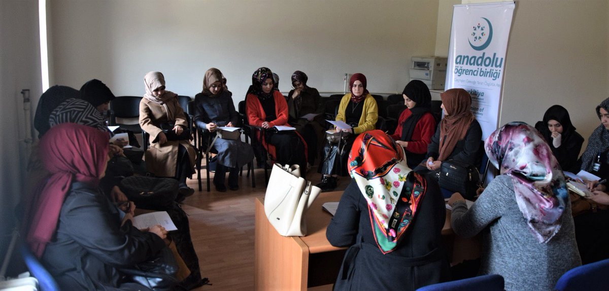 anadoluogrenci's tweet photo. “Bilgi Birliktelik Erdem” başlıklı Van bölge kampında atölye çalışmaları gerçekleştiriliyor.
#AÖBKampta https://t.co/WpP8jqz8KN