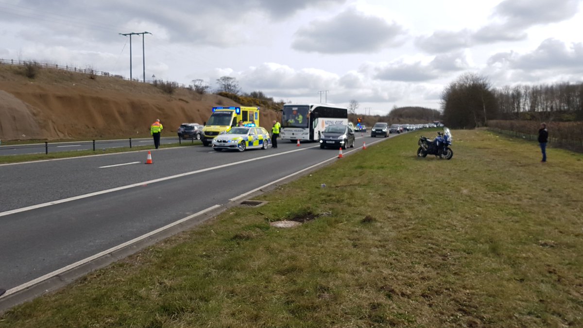 durhamRAPolSC's tweet photo. Attended earlier incident on A1(M) near Cornforth following collision between car and motorcycle. Enquiries ongoing, thanks to patience of all drivers held up. #3459 #3757 https://t.co/eeadAtBHfz
