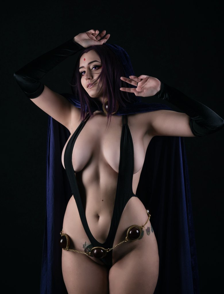 Raven #cosplay by @yuretaO #Teentitans.