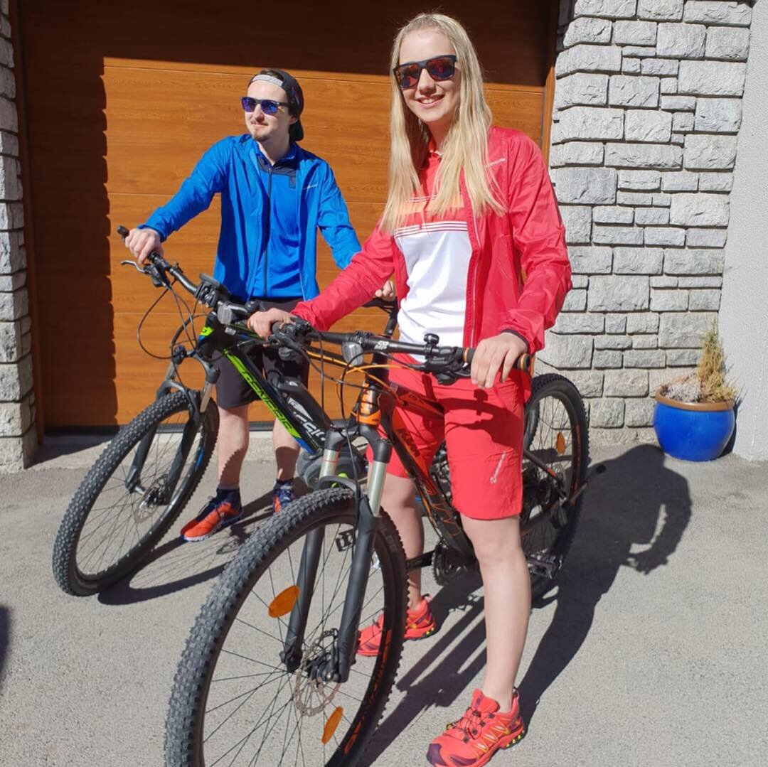 SportLackner's tweet photo. Der Frühling ist da - und somit beginnt auch wieder die Bikesaison!🚴‍♂️
Hier ein kleiner Einblick in den neuen Bike-Katalog von InterSport.

Die gesamten Angebote findest du auf unserer Homepage https://t.co/h4Gt4aaVGX 

#intersportlackner #sportlackner  #bikesaison #bike #grossarl https://t.co/KRAxxvIIUh