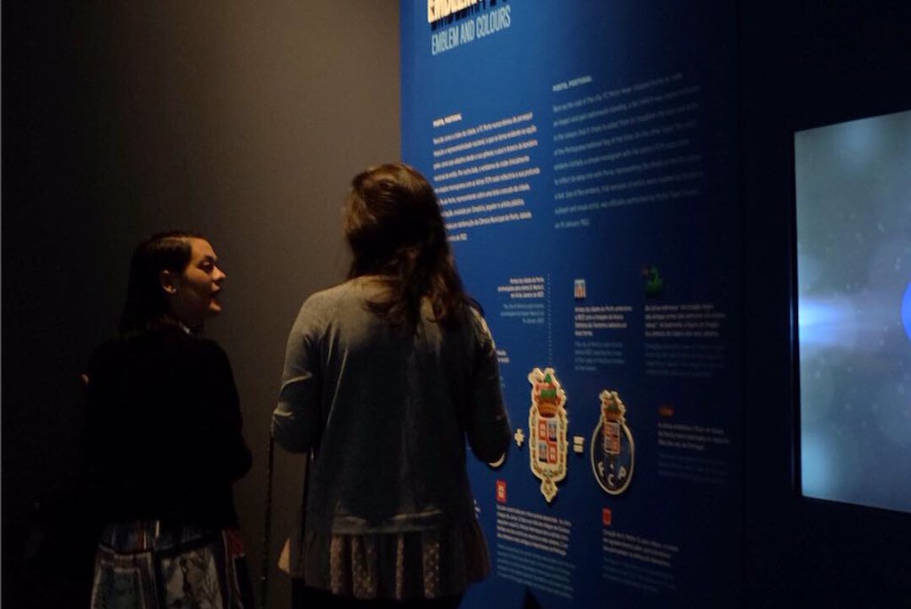 womenexpsports's tweet photo. “Todo lo que hacemos, todo lo que pensamos hacer, tiene una exclusiva finalidad: servir al FC Porto” 🔵⚪️🔵 

Hoy hemos conocido el Museo del @FCPorto y su historia. 🔝

#cbf #soccer #womenexpsports #brazil #oporto #wepledge #brazilglobaltour #portowes #porto #fcporto #oporto https://t.co/fTNnRCaIU8