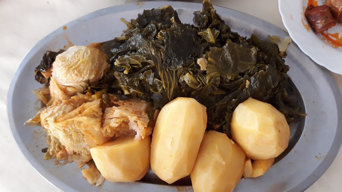 ALCALDEJOS's tweet photo. Podéis olerlo ?😂🤔😉 porque huele que alimenta 👏👏
@AChabola Restaurante oficial del #CocidoDay #CocidoDay2019 
#ekipoturvegal 
@CocidoDay @alvientooo @FrenchyGalicia @SESEIXA @GaliciaMaxica @SecretGalicia @Turvegal @turisriasbaixas @DescubreCadaDia @Marcovolador1 @Vigo__e https://t.co/VIwGuxegBm