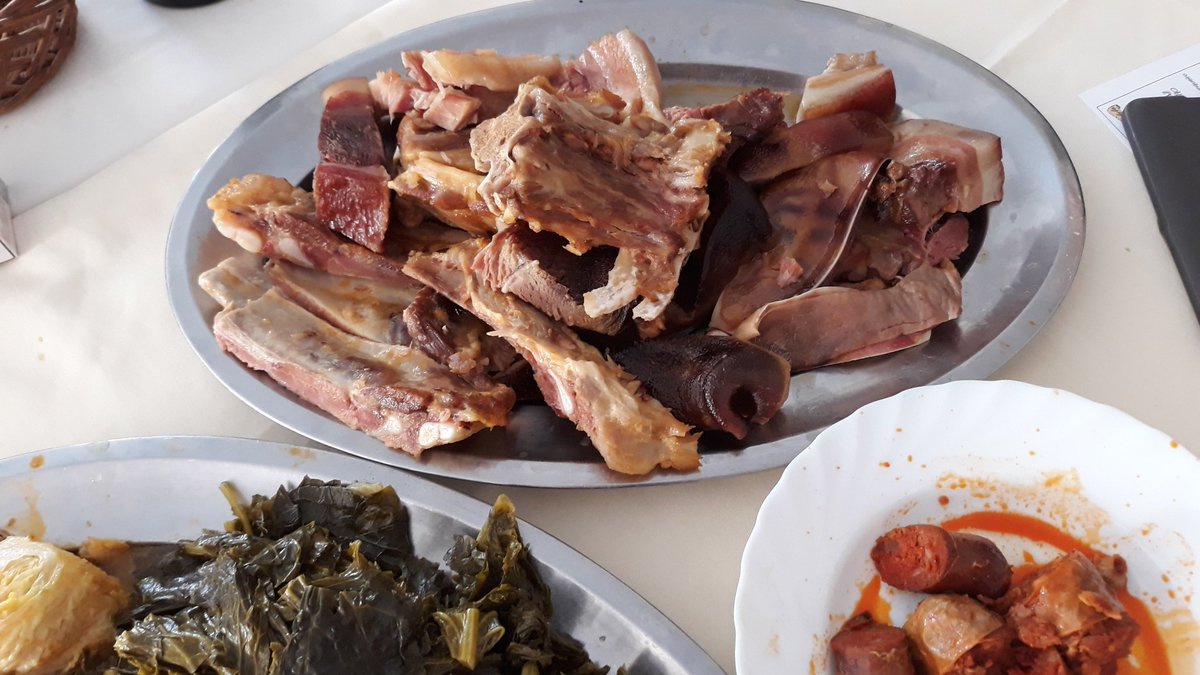 ALCALDEJOS's tweet photo. Podéis olerlo ?😂🤔😉 porque huele que alimenta 👏👏
@AChabola Restaurante oficial del #CocidoDay #CocidoDay2019 
#ekipoturvegal 
@CocidoDay @alvientooo @FrenchyGalicia @SESEIXA @GaliciaMaxica @SecretGalicia @Turvegal @turisriasbaixas @DescubreCadaDia @Marcovolador1 @Vigo__e https://t.co/VIwGuxegBm