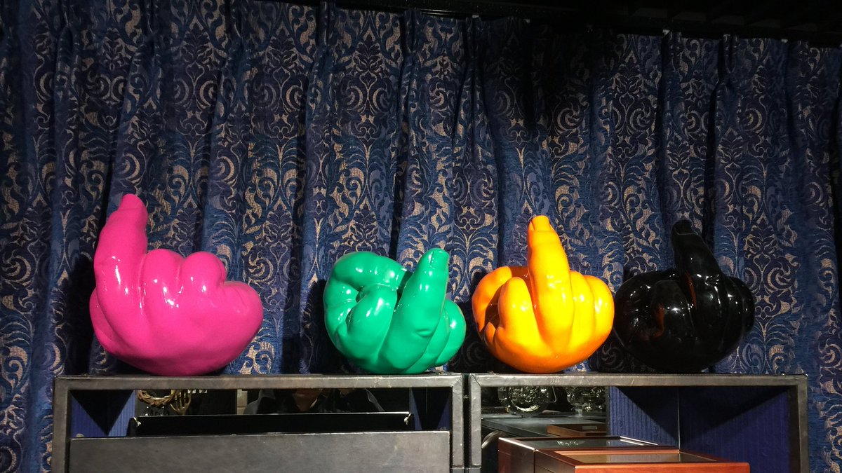 xiahangsculptor's tweet photo. #Life may be #tough, #smile could be #easy. <#colorful #joke #彩色的玩笑> in a row. #xiahang #chinese #sculptor #gesture #sculpture #pink #green #Yellow #Purple #artforsale #sculptureforsale #彫刻 #artwork More at https://t.co/EEiE3NMKa3 https://t.co/xfvZu9u02H