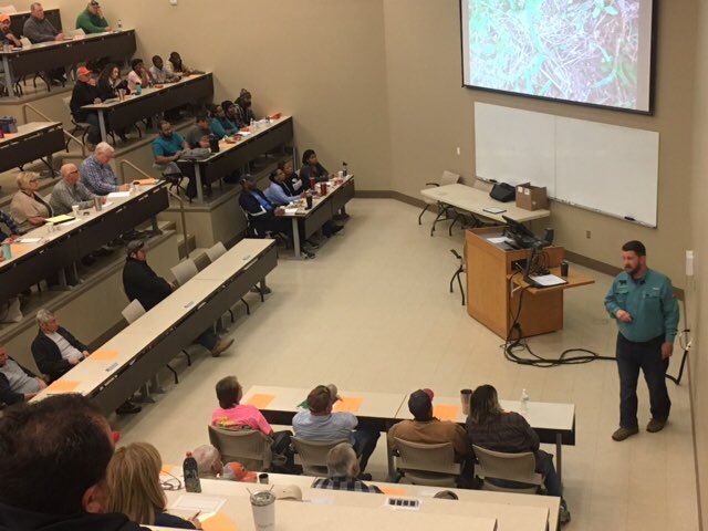 wabruhin's tweet photo. 2019 Knoxville Area Advanced Master Beef class is underway. Forage production and weed control on the program this morning. 110 beef producers participating. #MasterBeef https://t.co/pIJoKzLQ2t