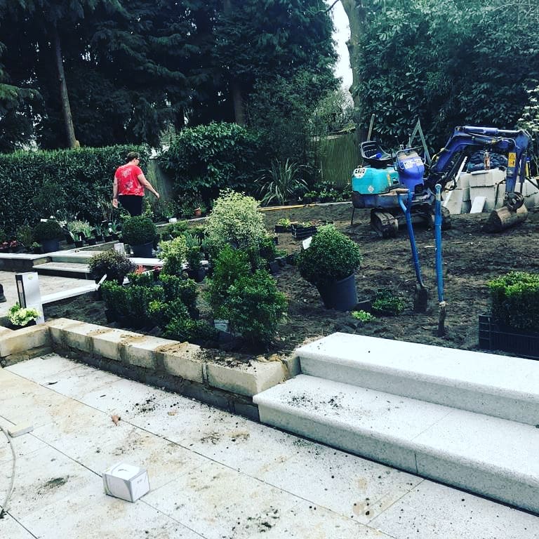 CreativeGarden8's tweet photo. Current job, Surrey. Garden had a heavy sheltered structure and required a design to give the illusion of space and light. Used granite hammered finish for a textured grainy finish the client wanted to incorporate a working outdoor office. #BespokeGarden https://t.co/U10aBxwe3i