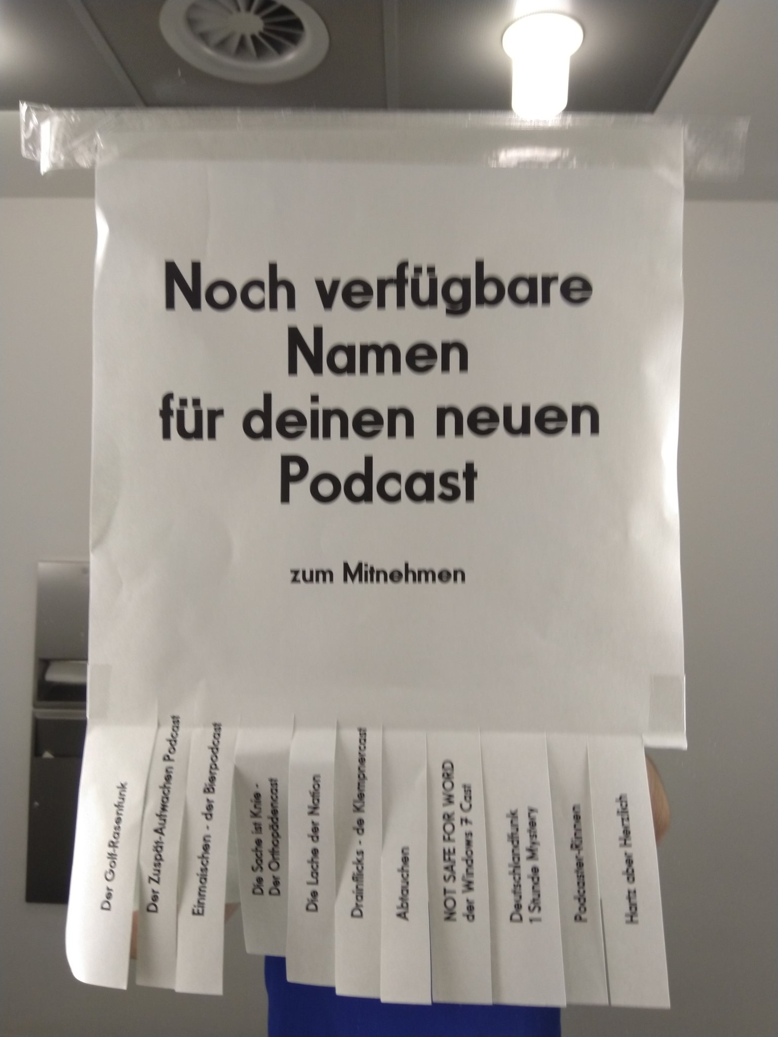 kieliscalling on Twitter: "Auf dem Herren WC: #Podcast Namen zum Abreißen  😁 #Subscribe10 https://t.co/HSuAF3KuBg" / Twitter