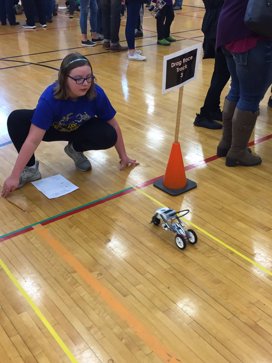 MrsJenLong's tweet photo. Robotics Showcase fun!!! #WCSmission #wcsSTEM https://t.co/GcMLgkmEGE