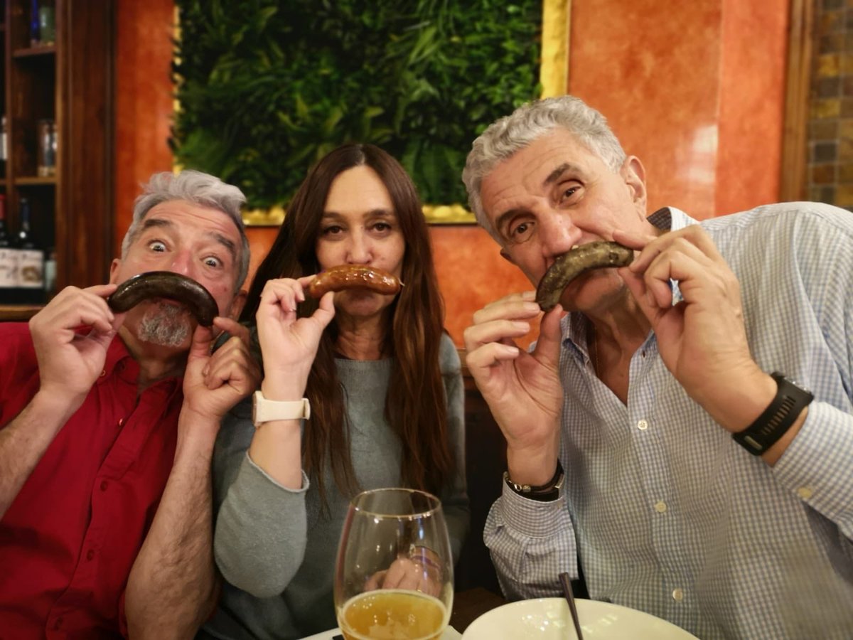 Que bueno compartir cocido con tan buenos amigos 🍻#cocidoday <a href="/CocidoDay/">Cocido Day</a> <a href="/PazosSergio/">sergio pazos</a> <a href="/fernandoromay1/">fernandoromay</a> <a href="/lacerme/">Ana Cermeño</a>