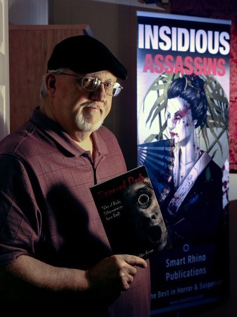 CecilCon_2019's tweet photo. @weldonburge and Smart Rhino Publications loves horror, thrillers, publishes other books and has penned his own. Find out which anthologies have published his works. Aspiring writers - pick his brain! #localauthor #publishing #cecilcon #writing https://t.co/n9WnBNtbJW https://t.co/gV5JT4iF0v