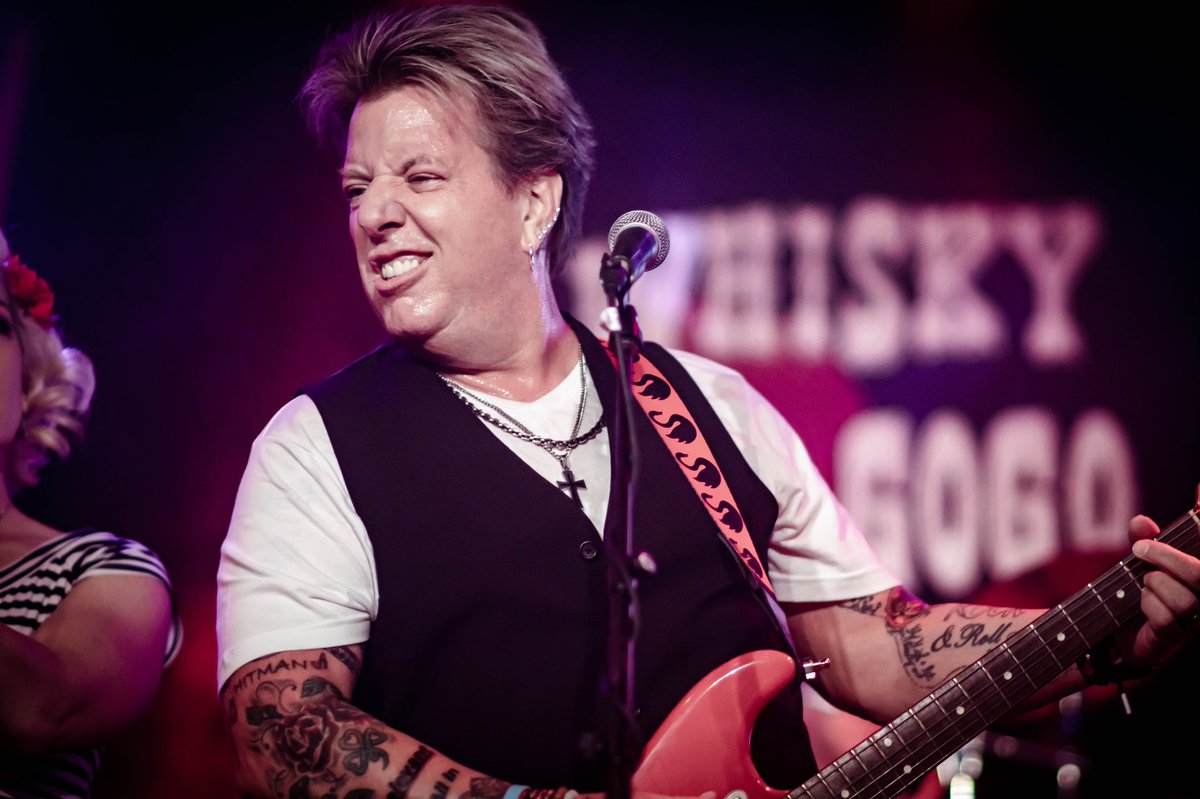 SwansonsAngie's tweet photo. Wishing singer-songwriter & co-founder of The #swansons a very Happy Birthday 🎉🎈 #hbd #joefinley #entertainment #singer #songwriter #musician #guitar #fender #strat #theswansonsmusic #happybirthday #loveyou @SwansonsJoe https://t.co/qP6he4eRP8