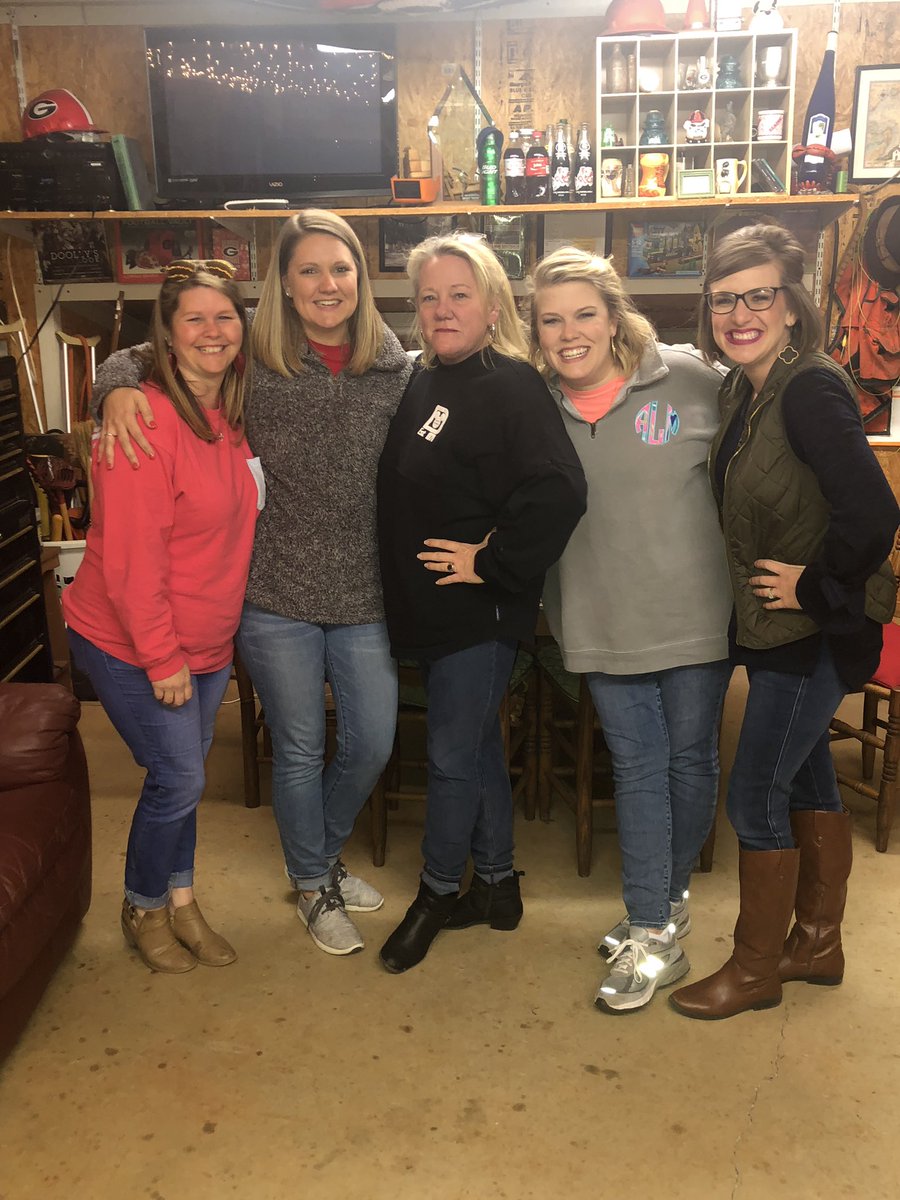 Ambieridley's tweet photo. HUB FUN NIGHT with these lovely ladies! So much fun, so many laughs! 🤣 
Thanks for hosting us @Bunnstigers! #WorkWives https://t.co/Us1DBSyCZC