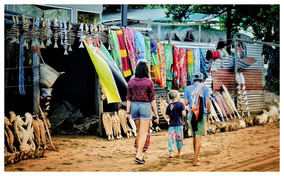 JacqMaraisPhoto's tweet photo. Our @sealandgear kit going local in #mozambique. Great packs &amp; duffels, 100% #repurposed &amp; #recycled materials. 📸 on @SonyXperiaZA 🙌🏻 // @gotravelbug @TribalTourist @TravelGround @SPOT_Africa @isuzusa @ParkscapeSA @OZone_africa #discovernewpaths #sonyxperiaza #africa #travel https://t.co/cQEAjmqk3D