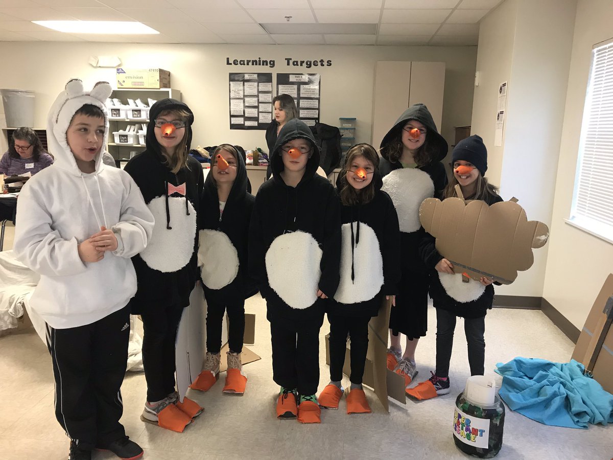 ms_tierney's tweet photo. This flock is ready!  DI state tournament watch out. #rhsdragons https://t.co/sBS7QN3cGT