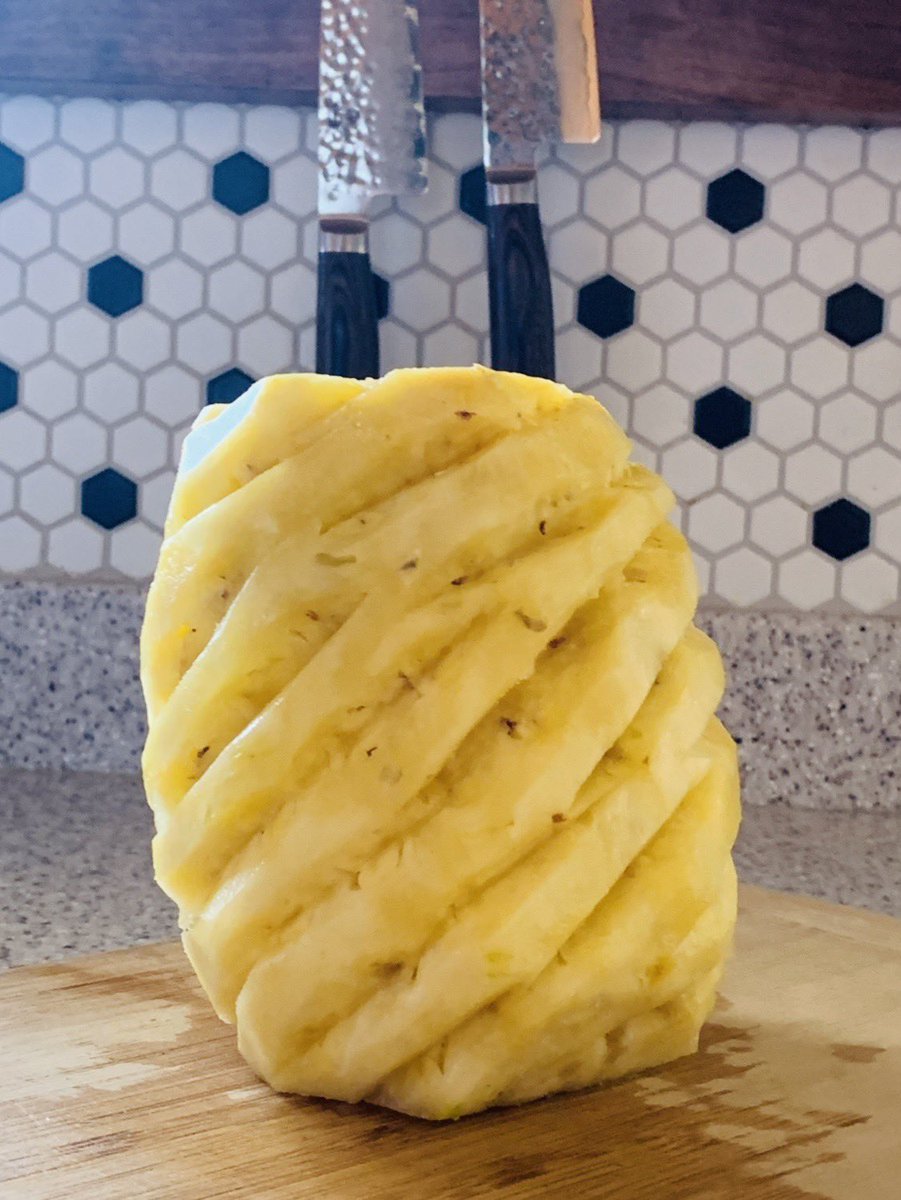 5capici's tweet photo. I know my way around a #pineapple #pineapplehack https://t.co/rT64yyukfX