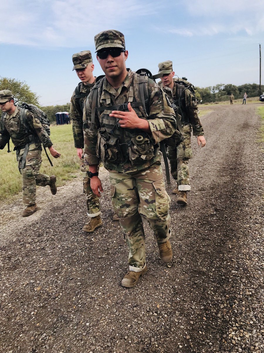 sfa_rotc's tweet image. This morning SFA Army ROTC Cadets and Cadre are working to achieve the coveted Norwegian Road March badge.  To earn the badge they must walk 18.6 miles in 4 hours and 30 minutes or less!  These pictures are on mile 7.... #sfasurotc #axeemjacks #axem #sfasu