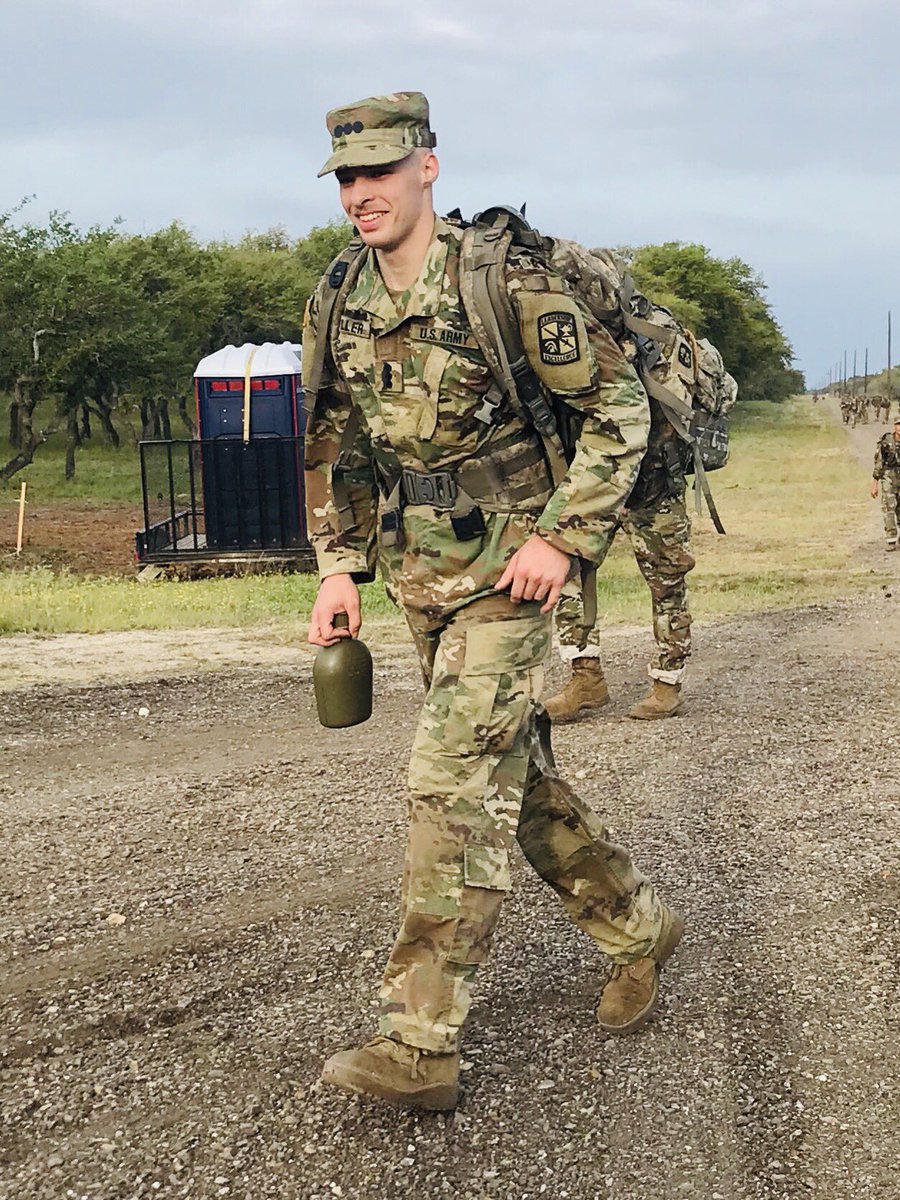 sfa_rotc's tweet image. This morning SFA Army ROTC Cadets and Cadre are working to achieve the coveted Norwegian Road March badge.  To earn the badge they must walk 18.6 miles in 4 hours and 30 minutes or less!  These pictures are on mile 7.... #sfasurotc #axeemjacks #axem #sfasu