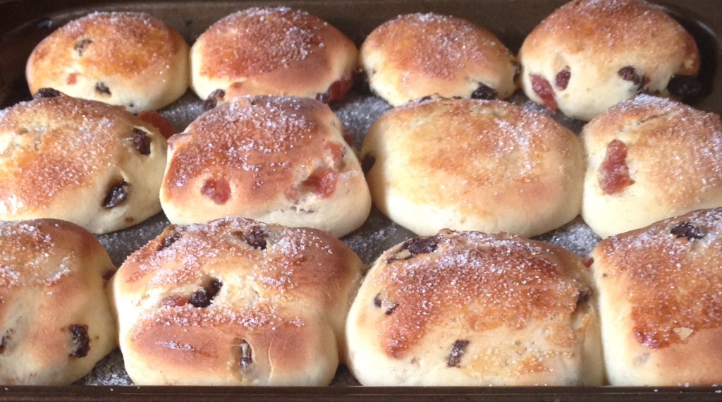 baggottsilver's tweet photo. The afternoon has not been wasted.

#BathBuns https://t.co/iBygrHbMXT