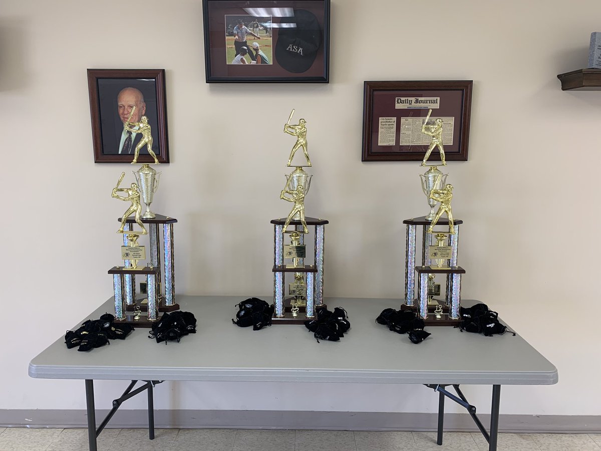 TupeloSoftball's tweet photo. 1st #TupeloSoftball trny of the yr is off to a great start w the @MSExpressSBall Jessica Wilburn Memorial Scholarship Tournament! Beautiful weather for the 34 teams playing today in #MyTupelo w @usssanorthms Tournament Director Heath Fullilove. Good Luck to all teams! https://t.co/5dDhgJgBoj