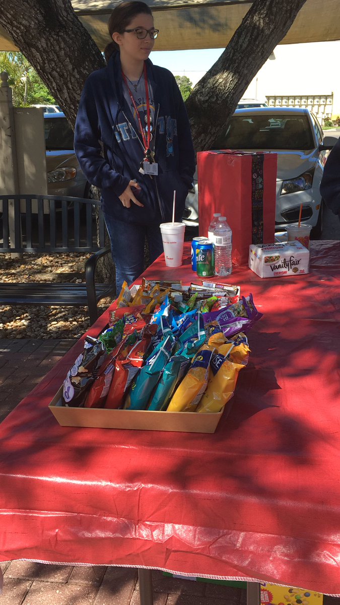 Micgayla's tweet photo. Come support the Naples High theater program by busting a drink or a snack! We also have karaoke! https://t.co/FQtYTD8isC