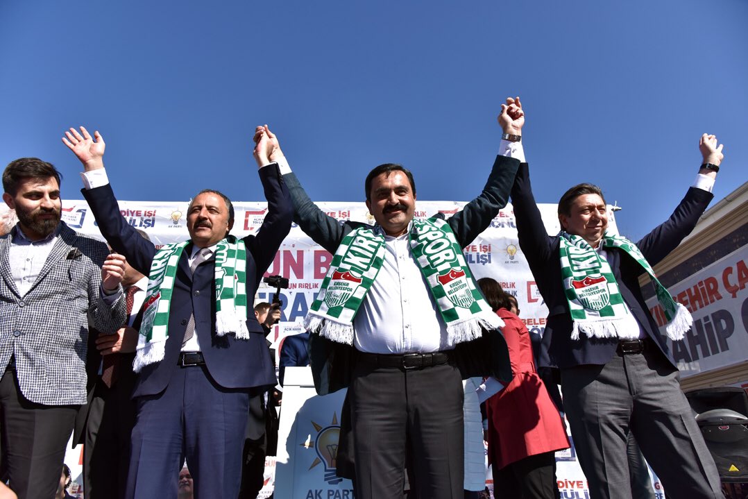 yasarbahceci's tweet photo. 10 yıldır gece gündüz hizmet ettiğim, sayısız eserler kazandırdığım, ama en büyük eserim işte bu sevgi olan aziz Kırşehir’im ÇALIŞANA SAHİP ÇIKIYOR elhamdulillah 👏😊 https://t.co/jc3FD3xRex