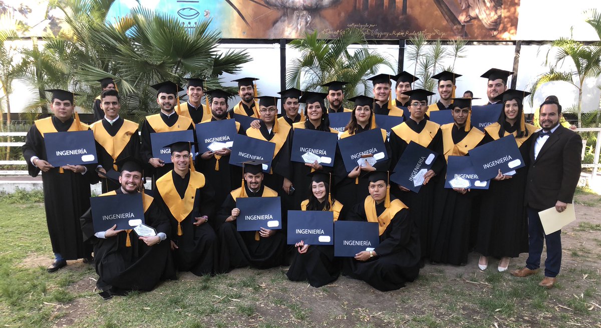 #Padrino de generación de Ingenieros en Mecatronica <a href="/CETI_inst/">Centro de Enseñanza Técnica Industrial (CETI)</a> #Guadalajara #Jalisco #mexico #ingenieria
