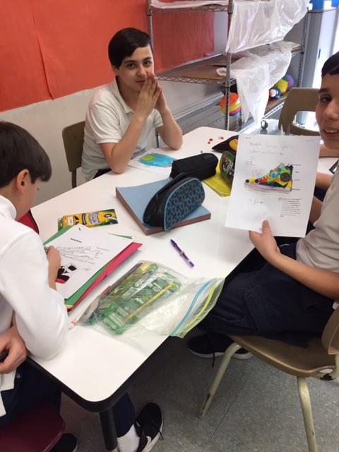 PDC_EMSB's tweet image. Gli studenti diventano creativi per la Fiera dell’Italiano! #italianproject #fair