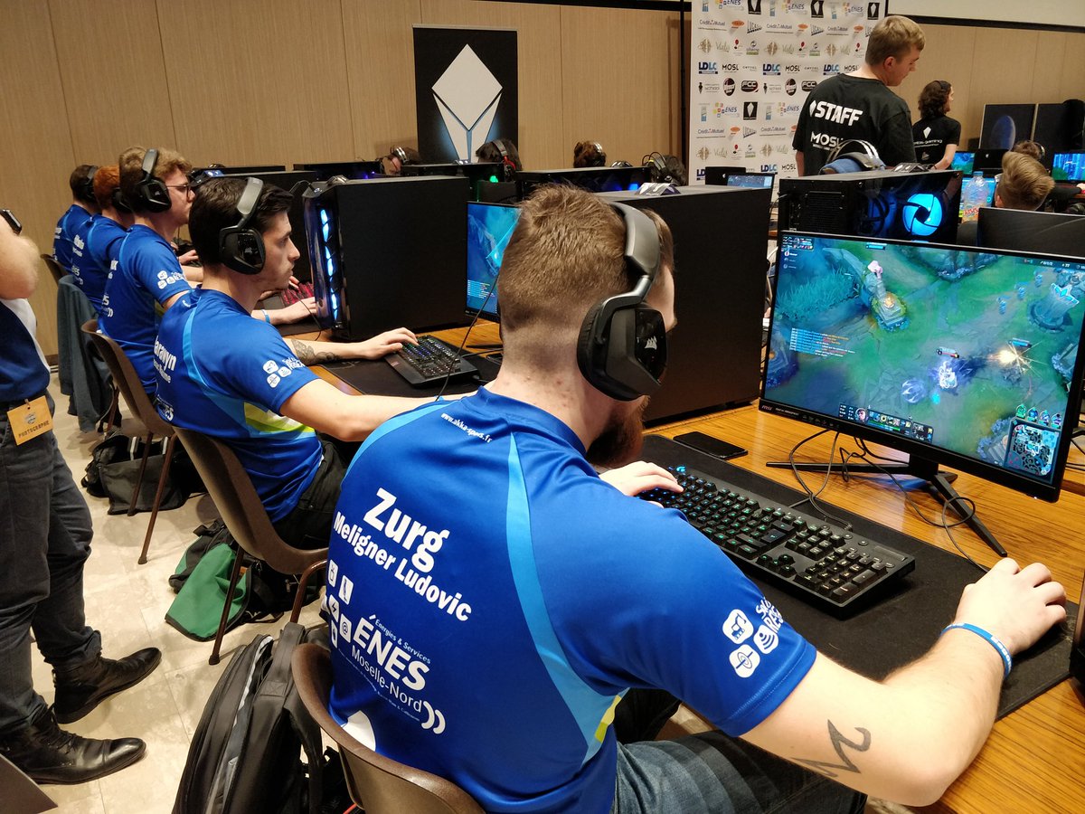 enes_corp's tweet photo. Demi-finales en cours sur #LeagueOfLegends au Hagondange Gaming Day !

#HGD2019 https://t.co/YmKsHmDNaQ