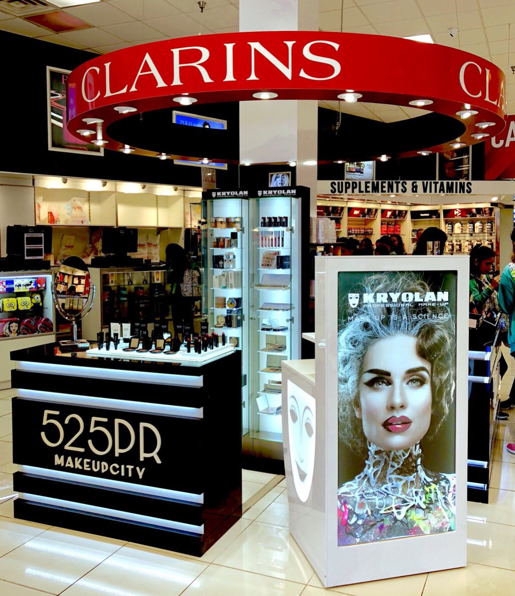 Perfumeland's tweet photo. Você gostaria de um renovar seu estoque de cosméticos? Então, dê um pulinho aqui #Perfumeland #Orlando 😊 Venha ver todas as nossas novidades 💛 https://t.co/NEWgNBnOQt