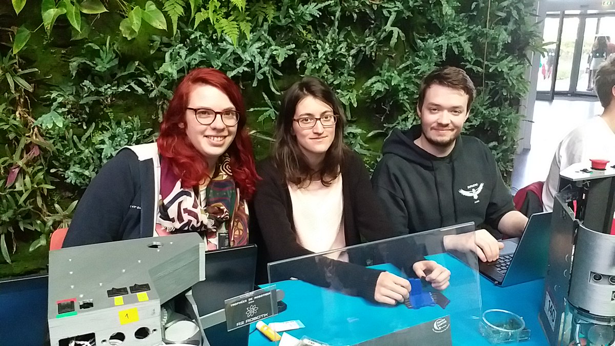 PlanetSciOccit's tweet photo. Les étudiants @ENAC_Robotique @7Robot_N7 @SupaeroRobotik, @R2_Robotics candidats à @CoupeRobotique 🏆 vous présentent leur 🤖 #TR2019 
Allez discuter avec eux ! https://t.co/fpR8P58EN6