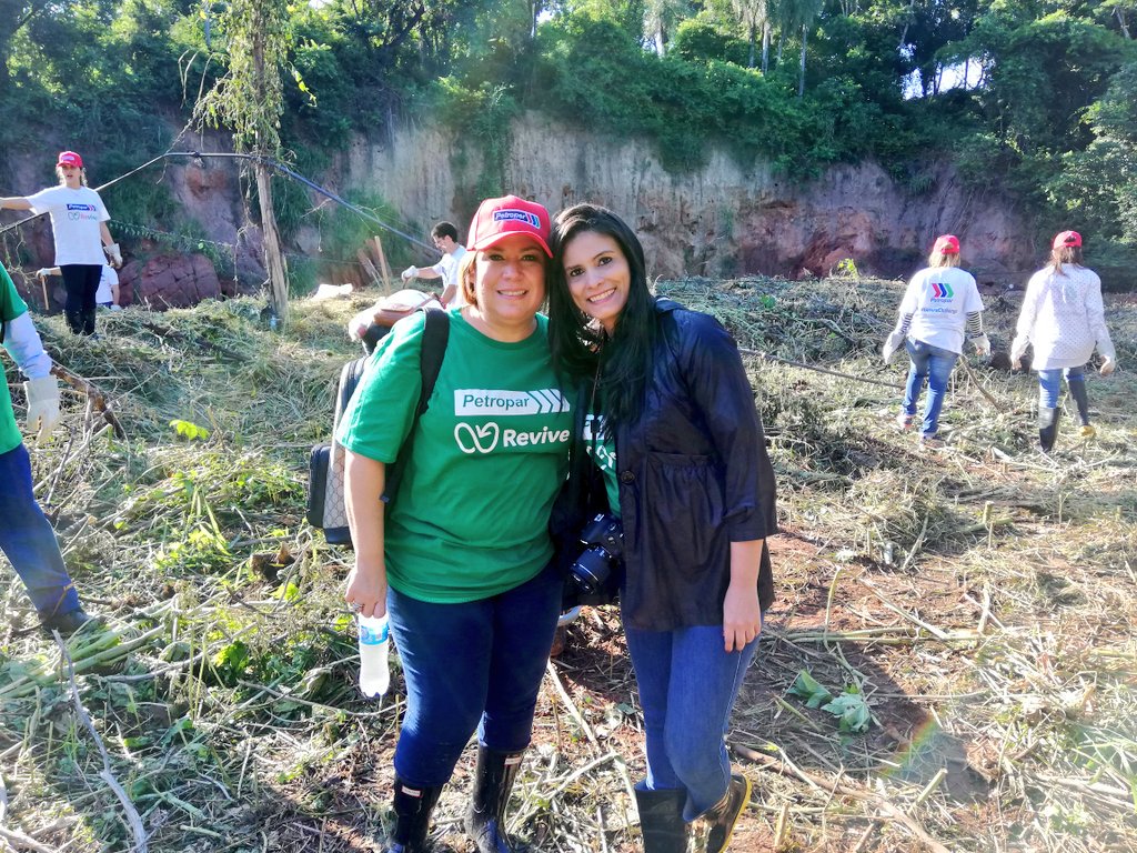 MariaLuzPy's tweet photo. Fructífera actividad organizada por @Petropargov dentro del marco #RevivePY ¡Salvemos el arroyo Fortin! https://t.co/C4k47ZVdkw